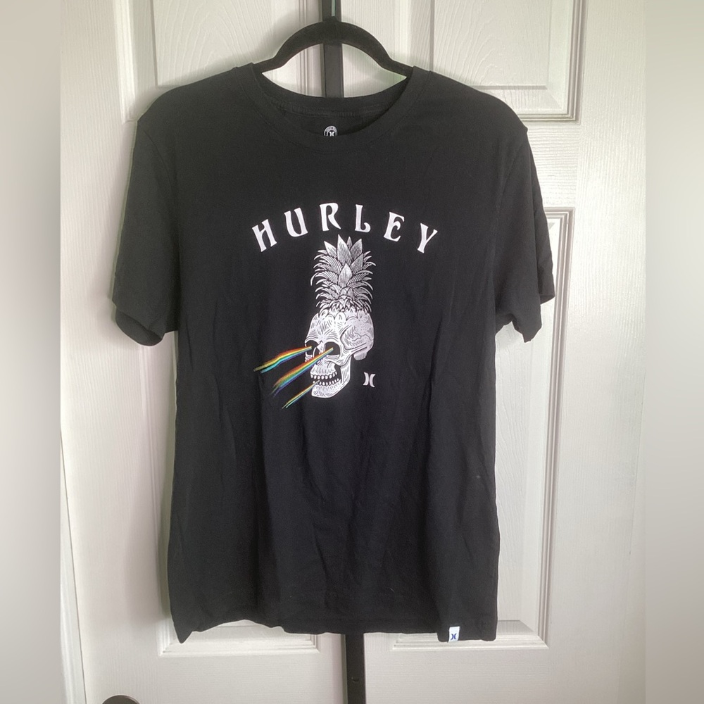 Hurley Black Graphic T-Shirt for Men, size Medium